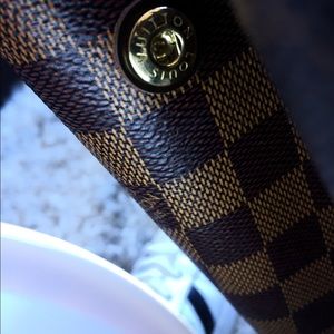 Additional Pictures LV Kensington